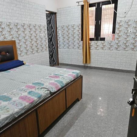Shri Jagannath Dham Hotel วรินดาวัน ภายนอก รูปภาพ