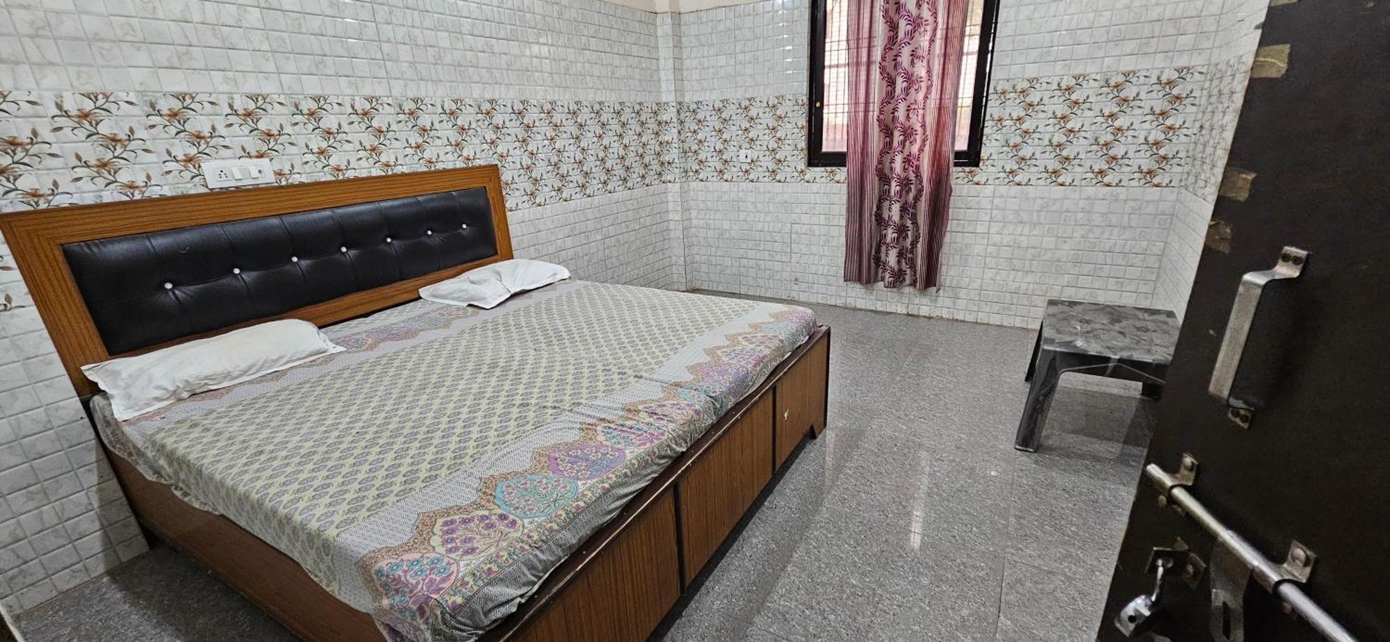 Shri Jagannath Dham Hotel วรินดาวัน ภายนอก รูปภาพ